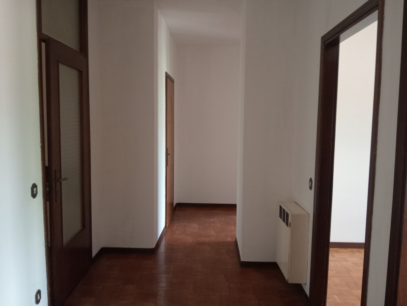 Pontevigodarzere - In zona interna e tranquilla, circondata dal verde, comoda a tutti i servizi, ...