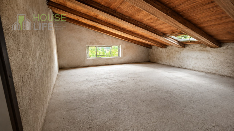 SANTORSO: CASA a schiera porzione centrale di circa 110 mq. L'immobile è inserito all'interno di ...