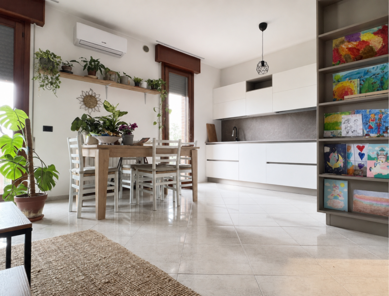 Villaguattera di Rubano (PD):

In contesto signorile di sole 5 unità abitative proponiamo elegant...