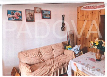 In vendita a Tonezza del Cimone, in un residence ben tenuto immerso nella tranquillità dell'altop...