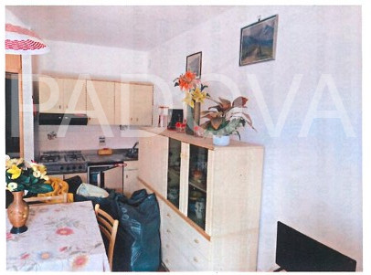 In vendita a Tonezza del Cimone, in un residence ben tenuto immerso nella tranquillità dell'altop...