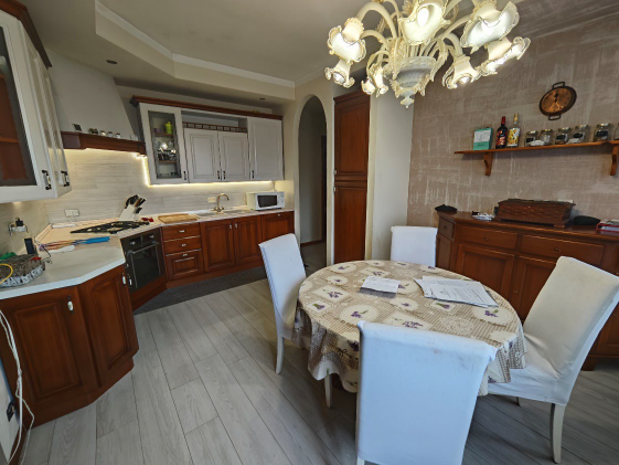 Rif. A.A.382-25

Vendita all'asta - appartamento al 1° piano in data 24 giugno 2026

Descrizione:...