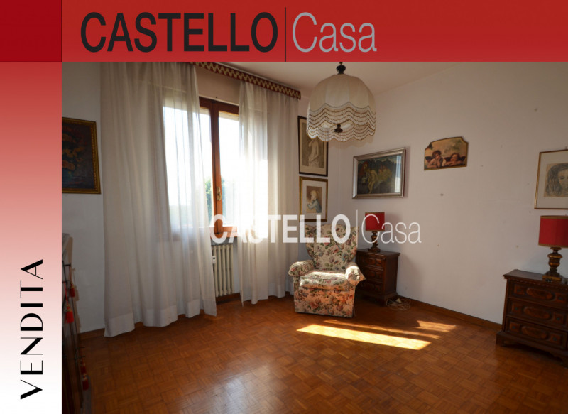 In una delle zone più prestigiose e richieste di Castelfranco V. proponiamo in vendita un ampio a...