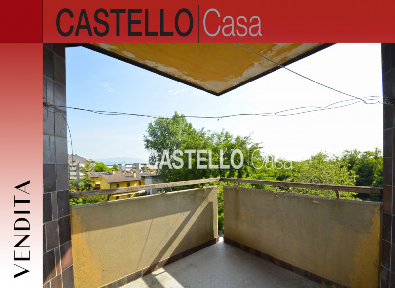 In una delle zone più prestigiose e richieste di Castelfranco V. proponiamo in vendita un ampio a...