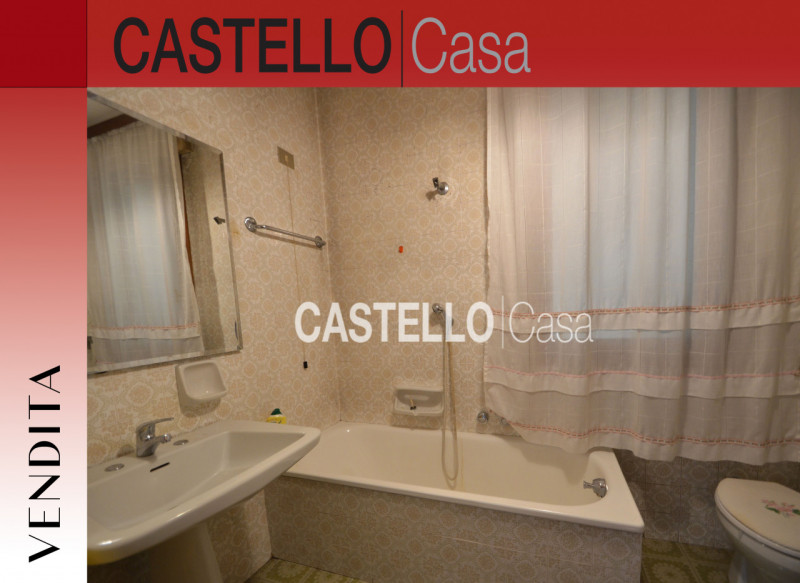 In una delle zone più prestigiose e richieste di Castelfranco V. proponiamo in vendita un ampio a...
