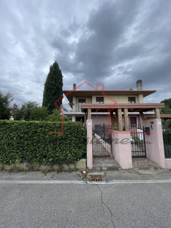 Rif. PE28724
La nostra Agenzia ha selezionato per Voi l'occasione del mese all'asta.

Proponiamo ...