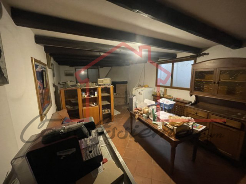 Rif. PE28724
La nostra Agenzia ha selezionato per Voi l'occasione del mese all'asta.

Proponiamo ...