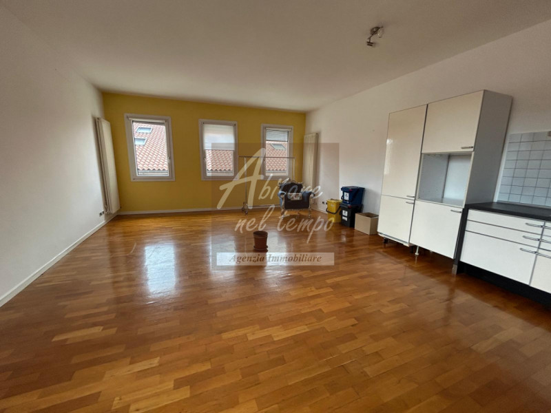 CITTADELLA (PD) - CENTRO

Proponiamo in locazione un mini appartamento al piano secondo sito in c...