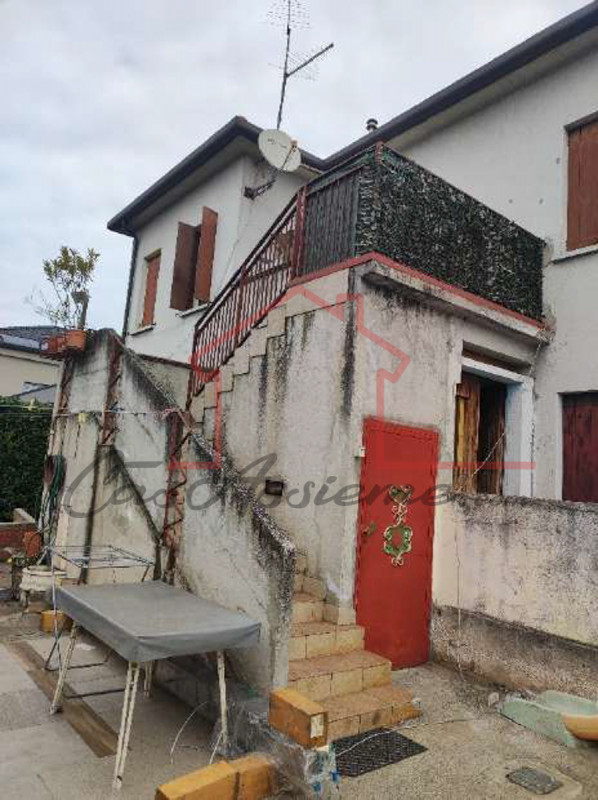 Rif. PE24425
La nostra Agenzia ha selezionato per Voi l'occasione del mese all'asta.

Proponiamo ...