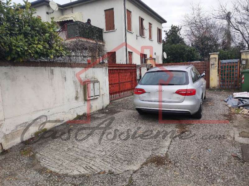 Rif. PE24425
La nostra Agenzia ha selezionato per Voi l'occasione del mese all'asta.

Proponiamo ...