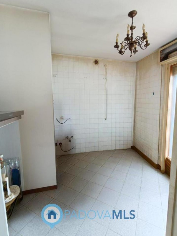 Immobile in esclusiva al Gruppo Padova MLS

Voltabarozzo – Ampia casa singola di circa 200mq con ...