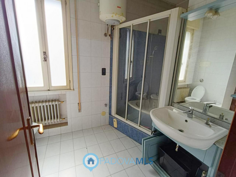 Immobile in esclusiva al Gruppo Padova MLS

Voltabarozzo – Ampia casa singola di circa 200mq con ...