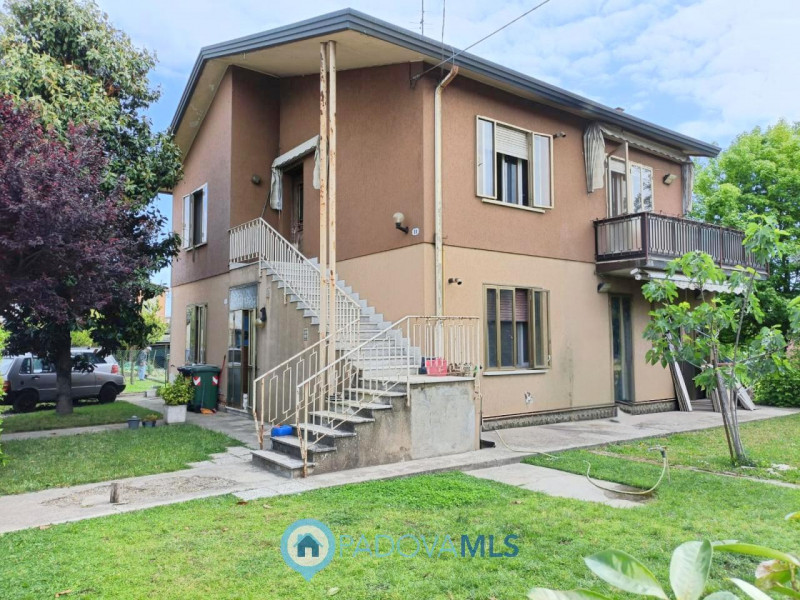 Immobile in esclusiva al Gruppo Padova MLS

Voltabarozzo – Ampia casa singola di circa 200mq con ...