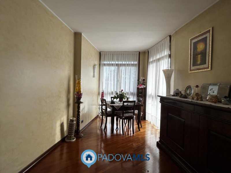 Immobile in esclusiva al Gruppo Padova MLS 

PADOVA – TORRE | Luminoso appartamento con 2 camere,...