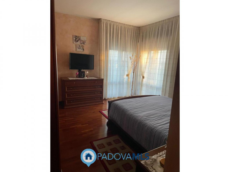 Immobile in esclusiva al Gruppo Padova MLS 

PADOVA – TORRE | Luminoso appartamento con 2 camere,...