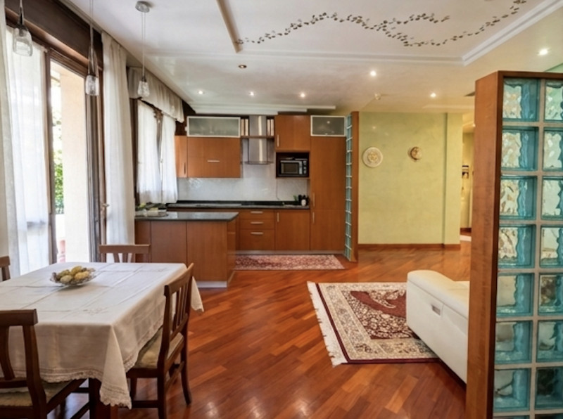 (Per INFO Cristina 3389226442) Abano Terme, comodo a tutti i servizi raggiungibili a piedi, propo...
