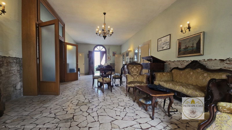 Rif. S441 - Proponiamo in vendita compendio immobiliare di pregio composto da villa storica svilu...