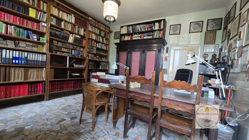 Rif. S441 - Proponiamo in vendita compendio immobiliare di pregio composto da villa storica svilu...