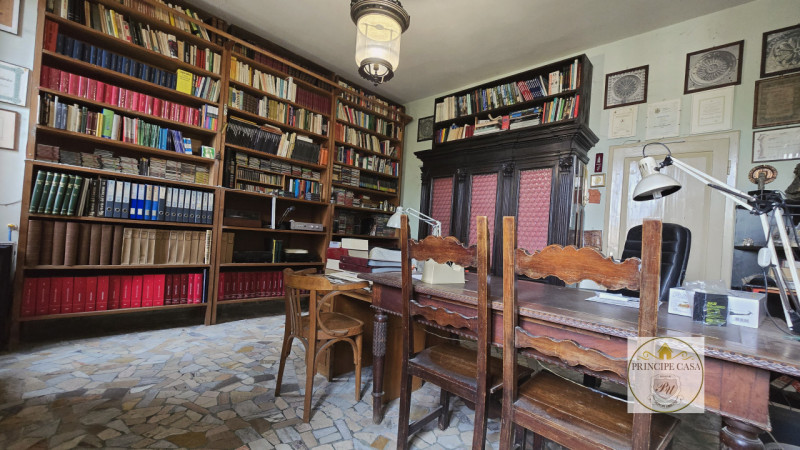 Rif. S441 - Proponiamo in vendita compendio immobiliare di pregio composto da villa storica svilu...