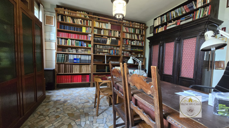 Rif. S441 - Proponiamo in vendita compendio immobiliare di pregio composto da villa storica svilu...