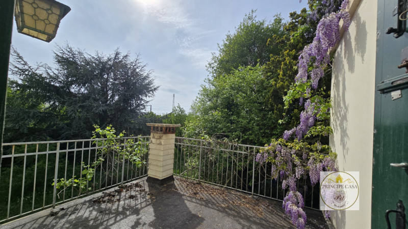 Rif. S441 - Proponiamo in vendita compendio immobiliare di pregio composto da villa storica svilu...