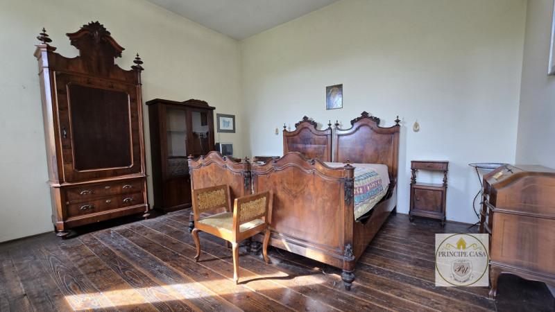Rif. S441 - Proponiamo in vendita compendio immobiliare di pregio composto da villa storica svilu...