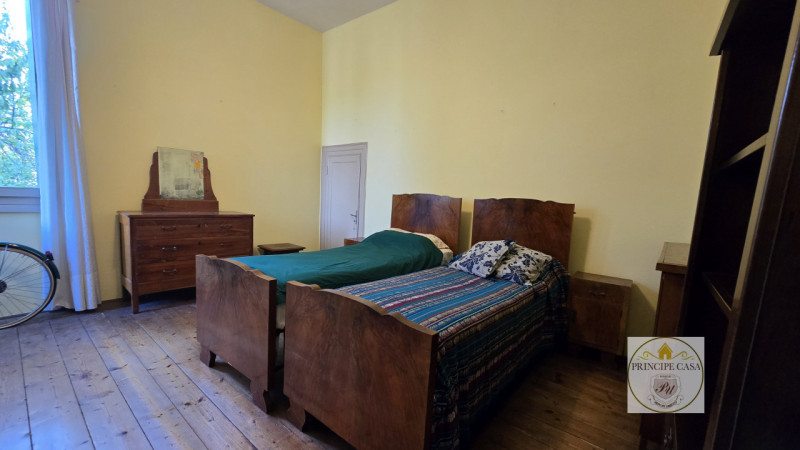 Rif. S441 - Proponiamo in vendita compendio immobiliare di pregio composto da villa storica svilu...