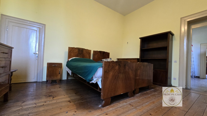 Rif. S441 - Proponiamo in vendita compendio immobiliare di pregio composto da villa storica svilu...
