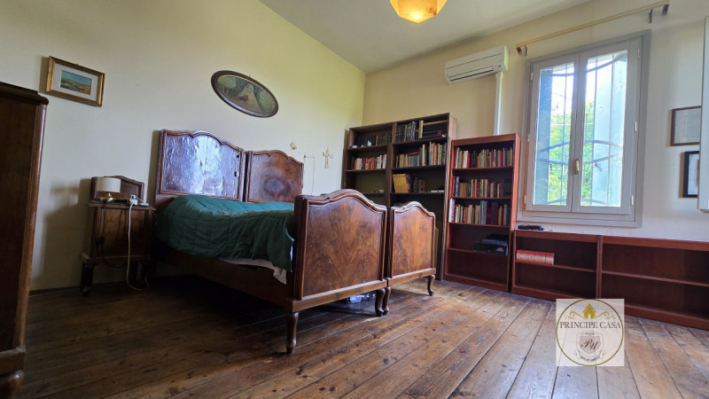 Rif. S441 - Proponiamo in vendita compendio immobiliare di pregio composto da villa storica svilu...