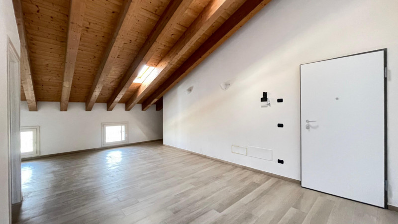 Ciao da Arcobaleno Immobiliare!  
Oggi ti presentiamo un appartamento nuovo a Boara Pisani, pront...