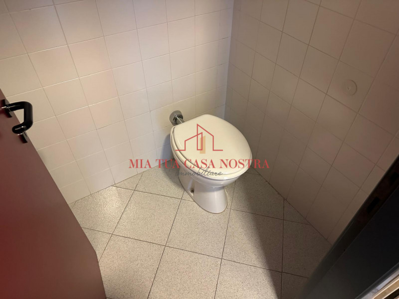 SARMEOLA: Affittasi Ufficio inserito in piccola palazzina, si compone di ampio ingresso con ampia...