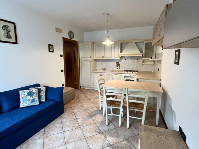 PROPONIAMO MINI APPARTAMENTO CON SPAZIO SCOPERTO ESCLUSIVO E GARAGE DOPPIO IN LOCAZIONE!
In centr...