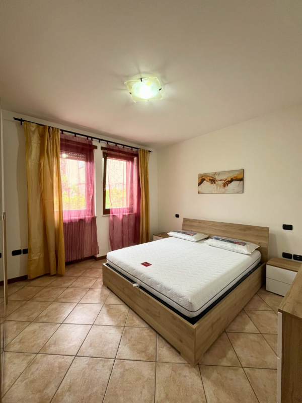 PROPONIAMO MINI APPARTAMENTO CON SPAZIO SCOPERTO ESCLUSIVO E GARAGE DOPPIO IN LOCAZIONE!
In centr...
