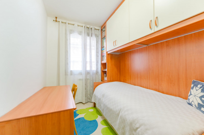 Proponiamo in vendita una porzione centrale di casa a schiera situata nel comune di San Giorgio I...