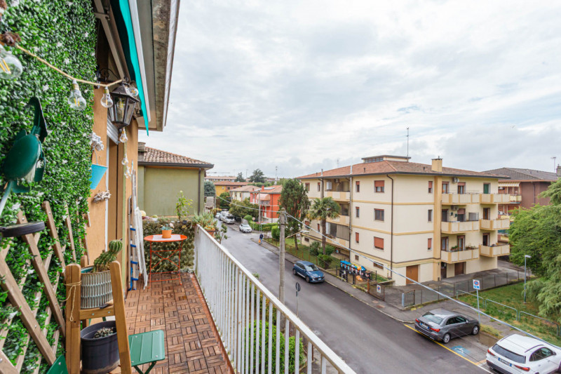 Arcella, San Bellino: appartamento in palazzina di sole sei unità con affaccio sul parco Quadrifo...