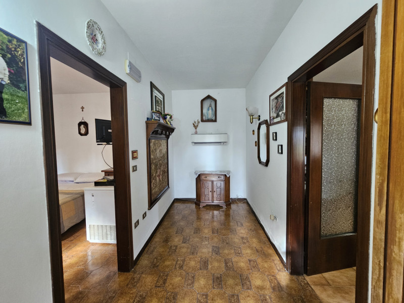 A Sant'Urbano, proponiamo in vendita casa a schiera di testa, con ampi spazi e cortile esclusivo....