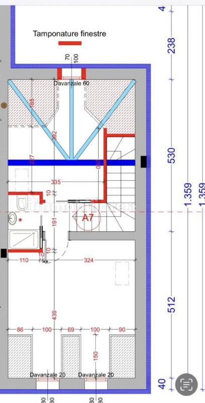 Scopri questa unica opportunità di acquistare l'ultima porzione di testa di una casa a schiera ne...