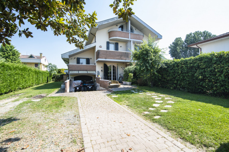 Splendida porzione di bifamiliare, nel comune di Vigodarzere, nella tranquilla e servita zona di ...