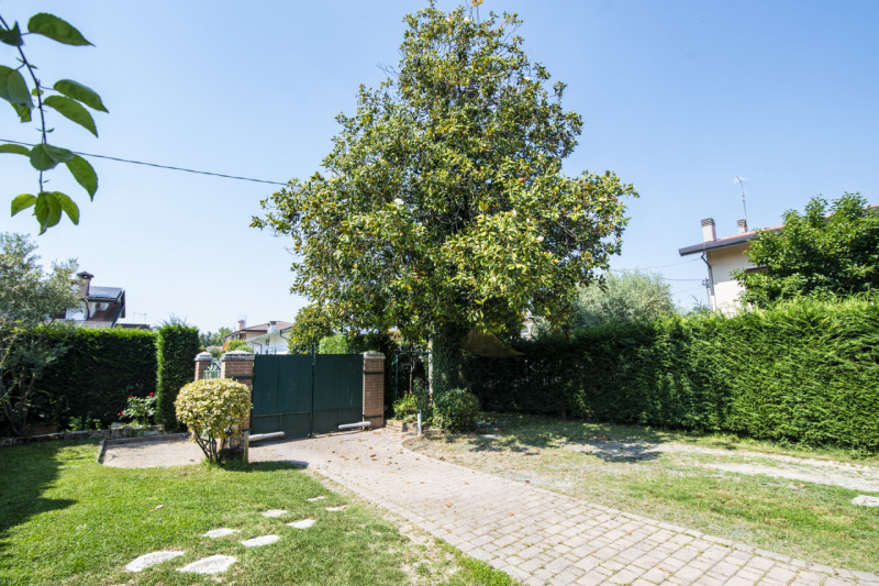 Splendida porzione di bifamiliare, nel comune di Vigodarzere, nella tranquilla e servita zona di ...