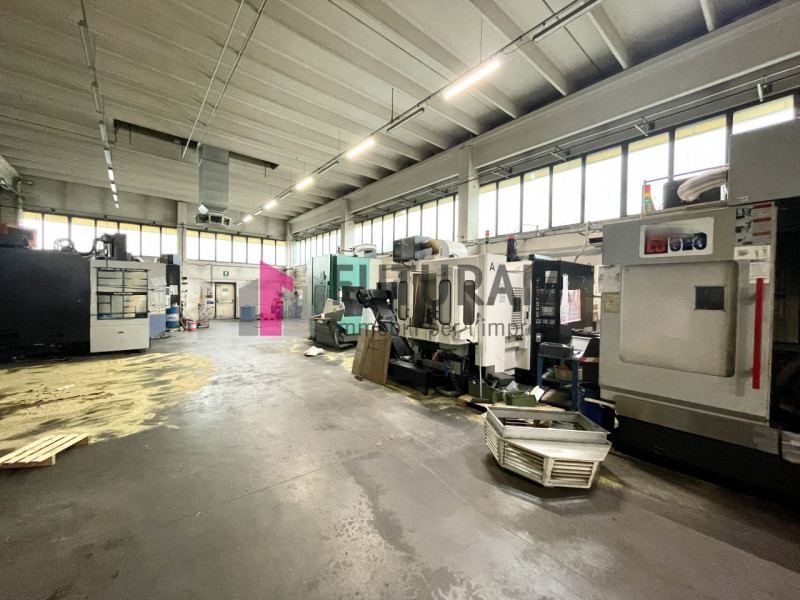 RIF: 160NMNM - FOSSO' (VE) - PER INFO 0444/310220

Propongo in affitto un capannone di 600 mq a F...