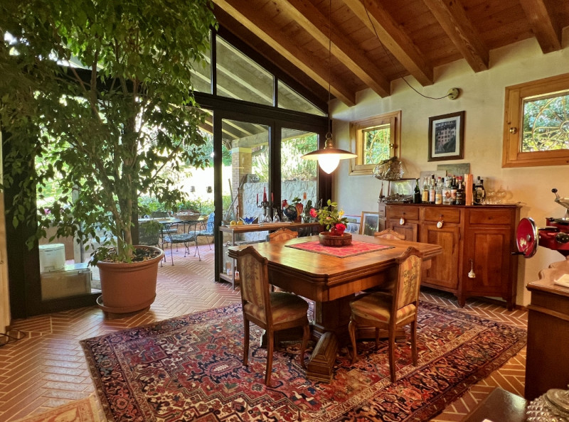 VILLA IN VENDITA AD ARCUGNANO, ZONA LAPIO - Rif. 8393

Scopri questa straordinaria villa situata ...