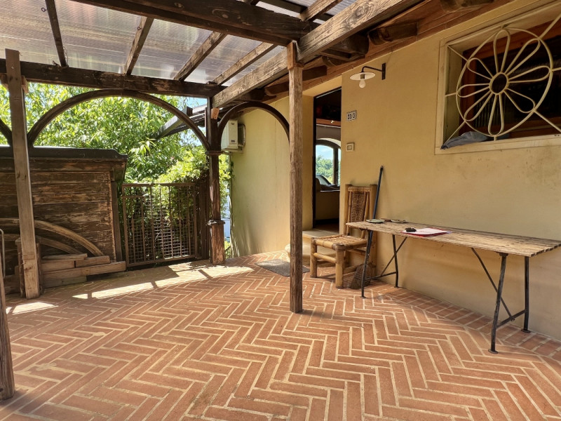 VILLA IN VENDITA AD ARCUGNANO, ZONA LAPIO - Rif. 8393

Scopri questa straordinaria villa situata ...