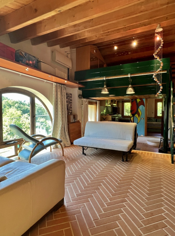 VILLA IN VENDITA AD ARCUGNANO, ZONA LAPIO - Rif. 8393

Scopri questa straordinaria villa situata ...