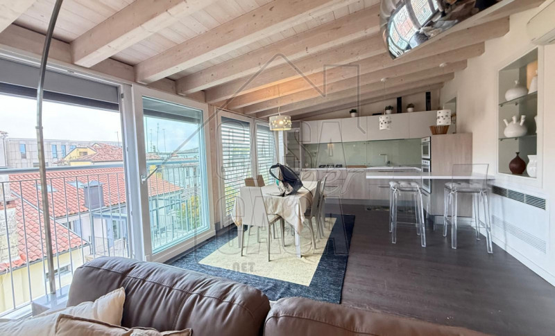 Per info, Maddalena 351 799 3937, riferimento annuncio: MD09 

Padova - In zona Ponte Molino, adi...