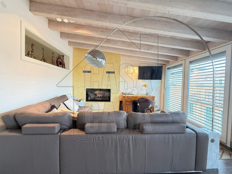 Per info, Maddalena 351 799 3937, riferimento annuncio: MD09 

Padova - In zona Ponte Molino, adi...