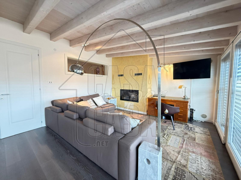 Per info, Maddalena 351 799 3937, riferimento annuncio: MD09 

Padova - In zona Ponte Molino, adi...