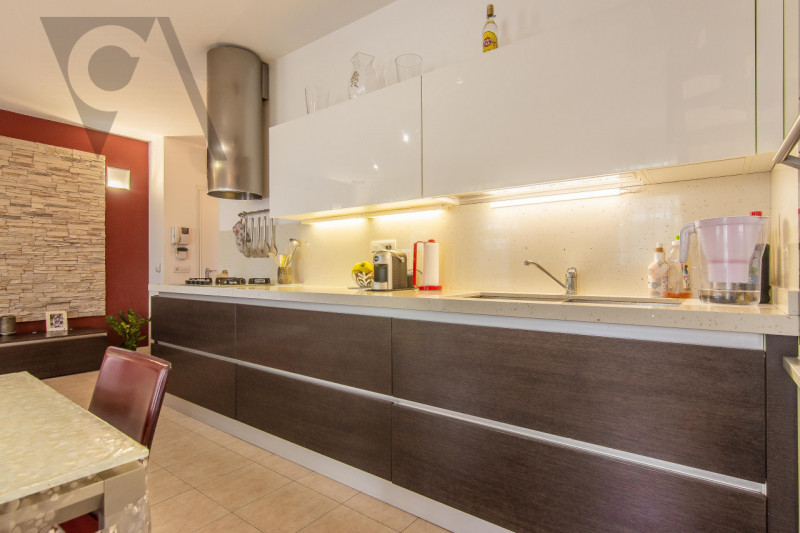 NOVENTANA - ELEGANTE DUPLEX
In una tranquilla zona residenziale, lontana dal traffico cittadino, ...