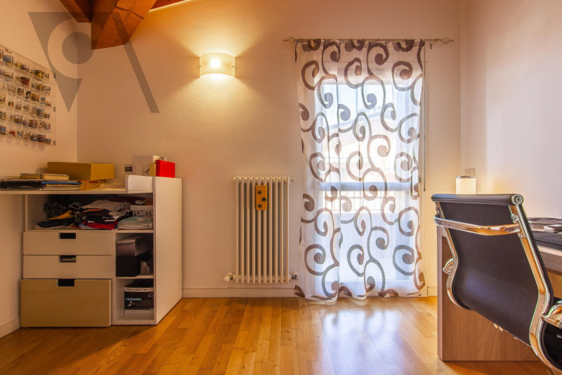 NOVENTANA - ELEGANTE DUPLEX
In una tranquilla zona residenziale, lontana dal traffico cittadino, ...