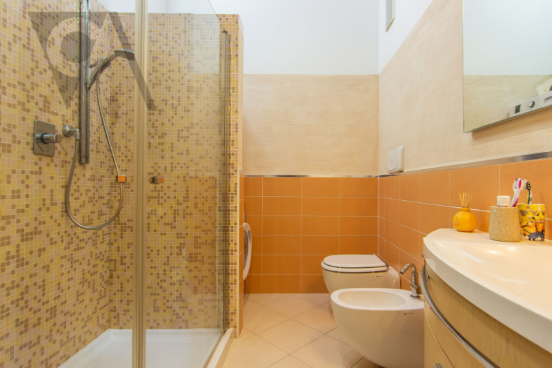 NOVENTANA - ELEGANTE DUPLEX
In una tranquilla zona residenziale, lontana dal traffico cittadino, ...