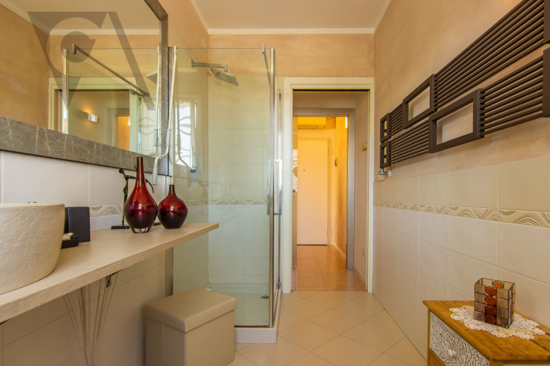 NOVENTANA - ELEGANTE DUPLEX
In una tranquilla zona residenziale, lontana dal traffico cittadino, ...